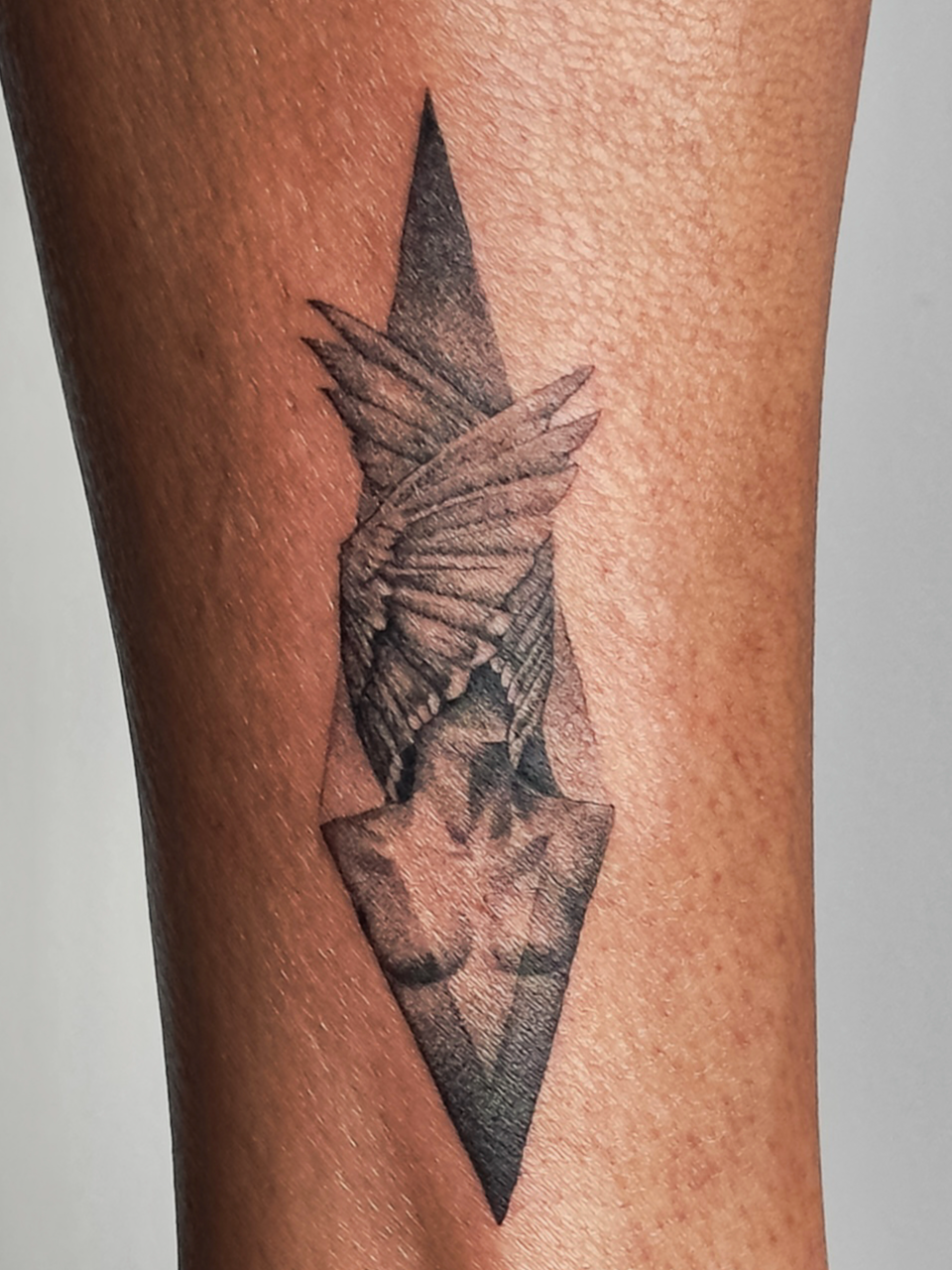 Native in geometry — black & grey